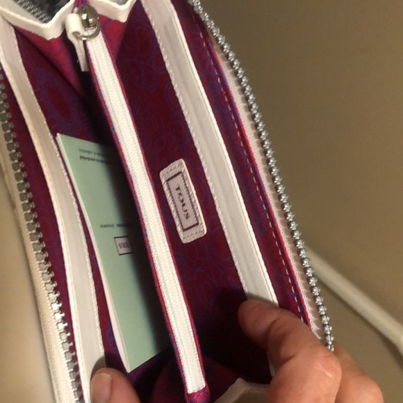 Tous Tote & Wallet brand new with dust bag never been used. - Picture 7 of 11